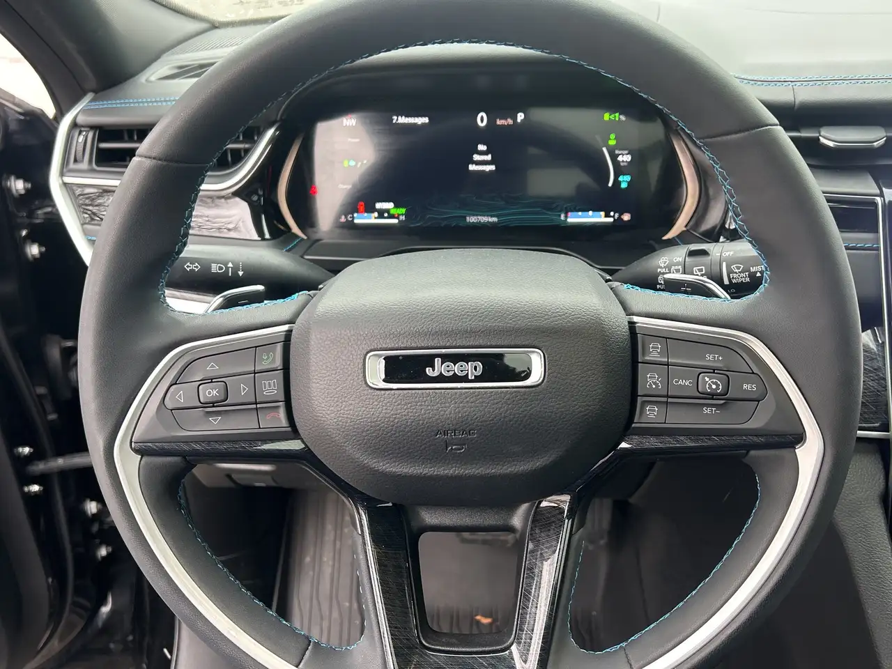 Jeep Grand Cherokee снимка Jeep Grand Cherokee