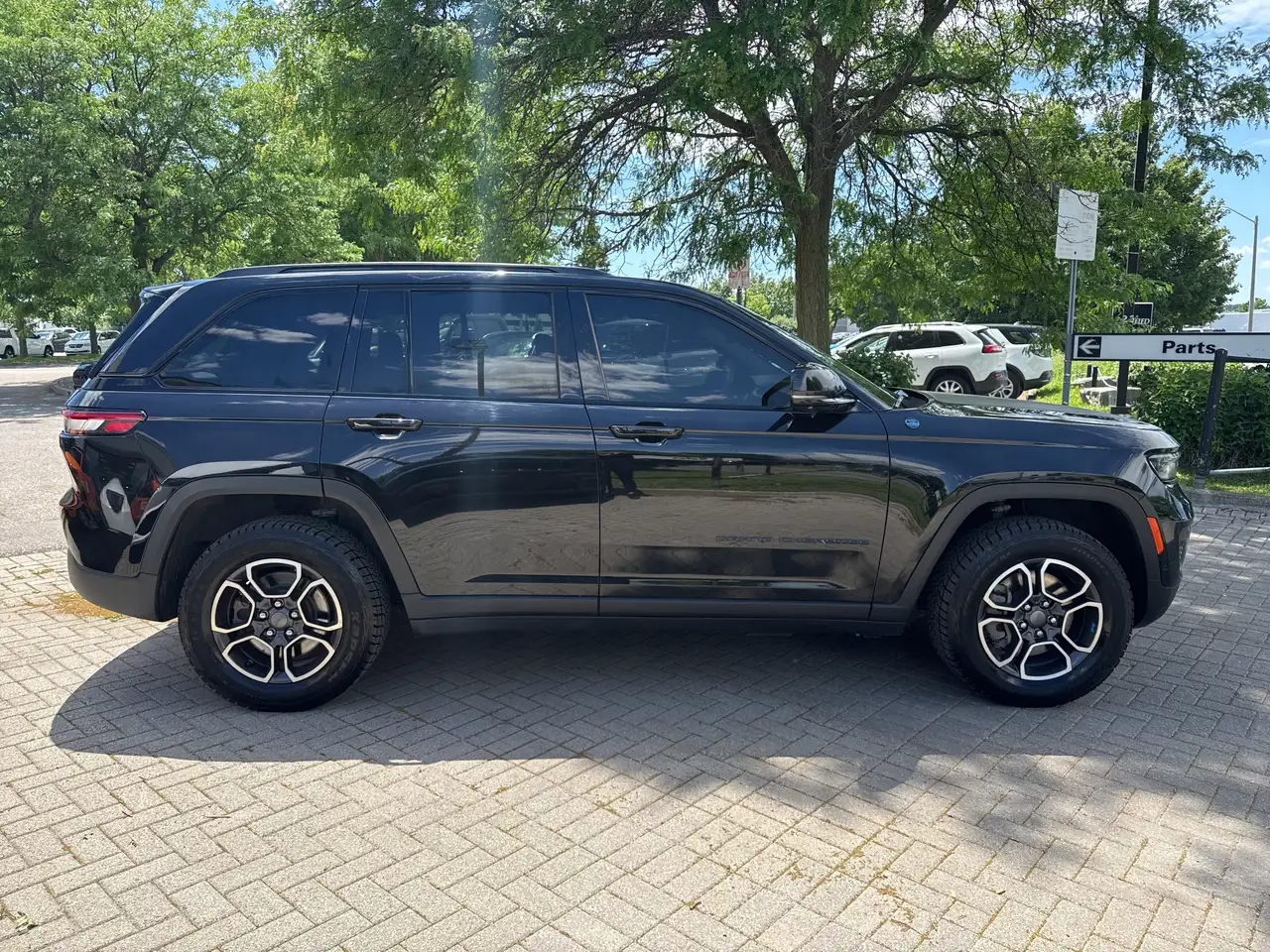 Jeep Grand Cherokee снимка Jeep Grand Cherokee