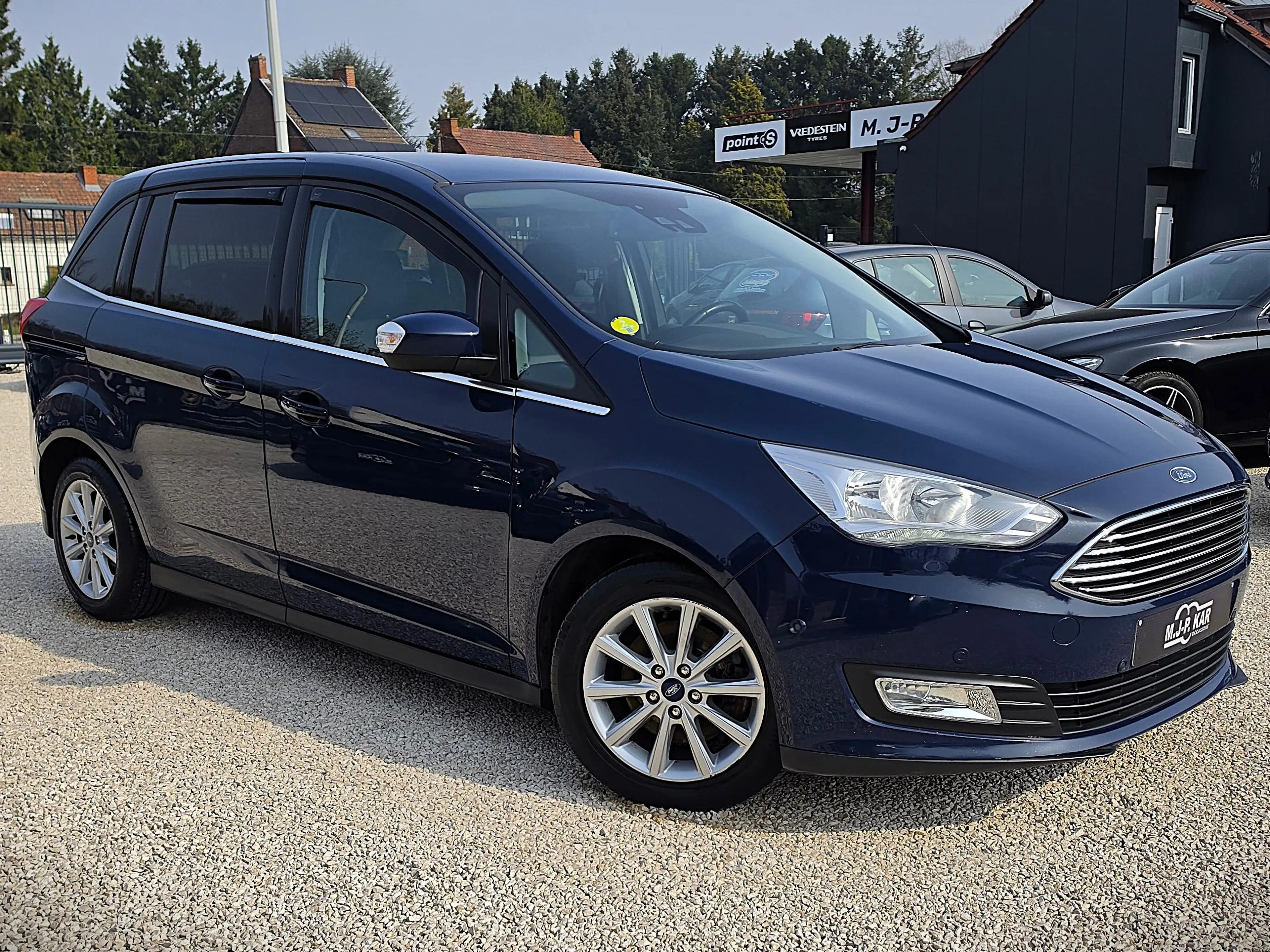 Ford Grand C-Max 7 PLACES - NEW DISTRIBUTION - PRET A IMMATRICULER