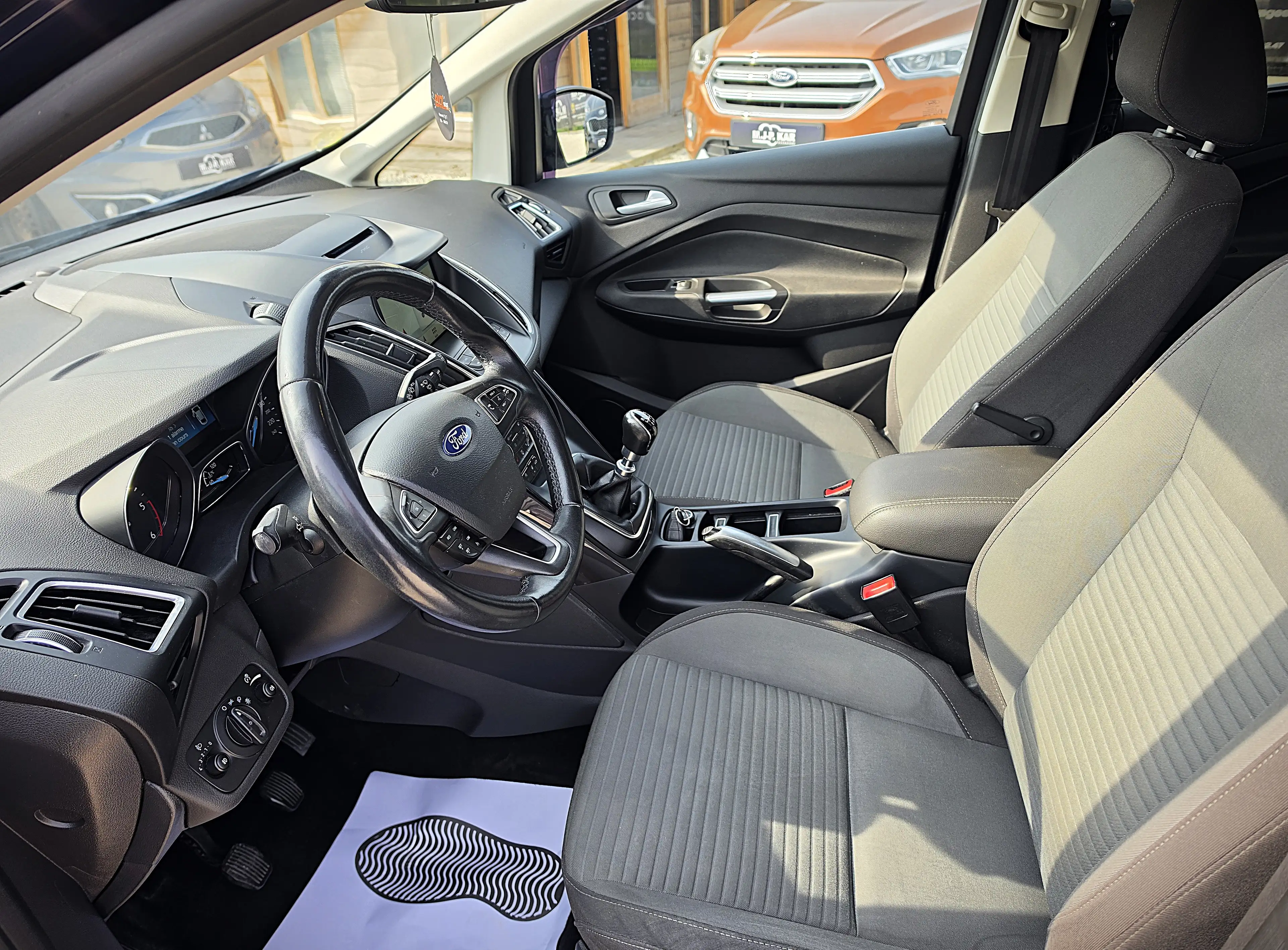 Ford Grand C-Max 7 PLACES - NEW DISTRIBUTION - PRET A IMMATRICULER — photo 7