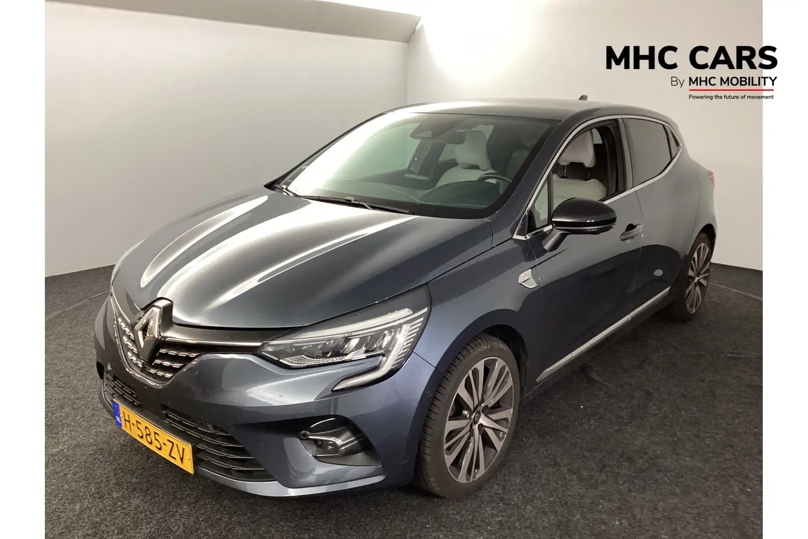 Renault Clio 1.3 TCe Initiale Paris | Automaat | Leder | Navi | Grijs - 1