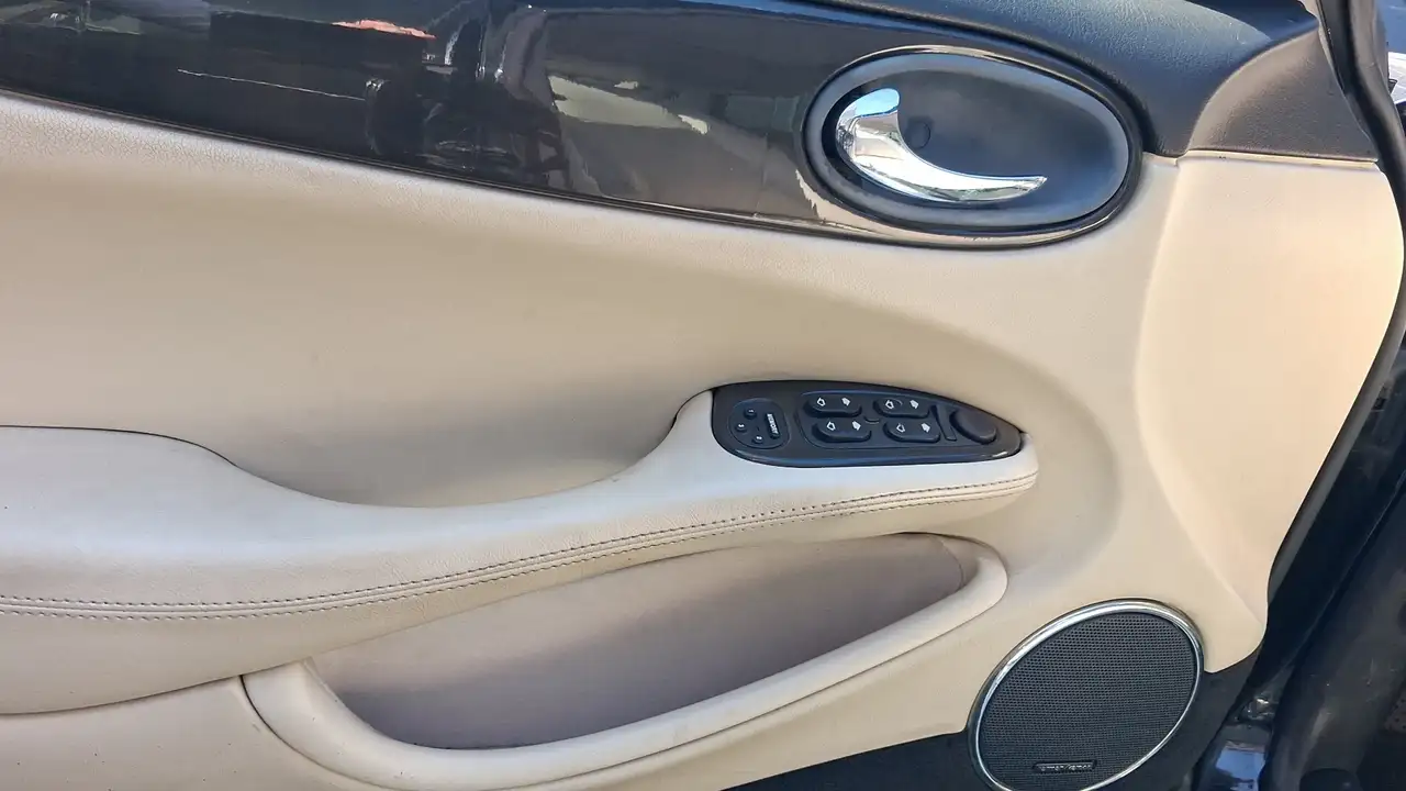 Jaguar XJR 4.0i V8 32v S/C COMPRESSEUR CUIR AIRCO GPS TO J AL, foto 6