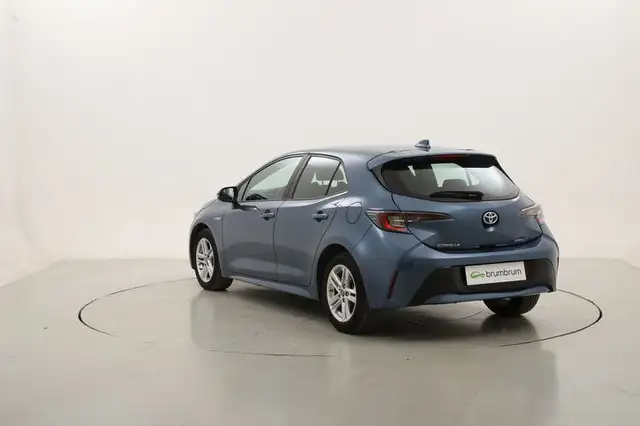 Toyota Corolla view 3