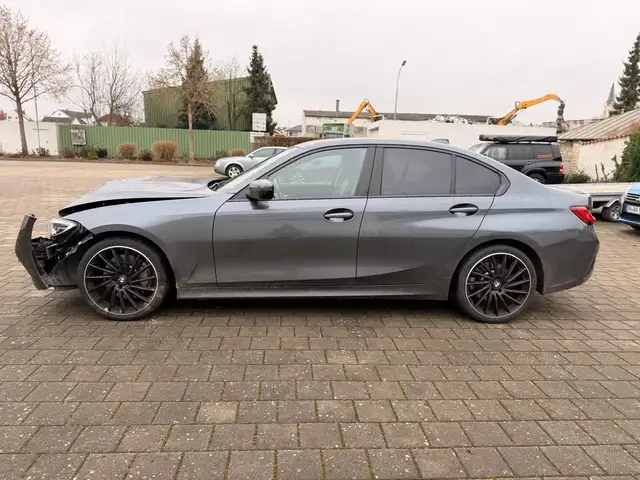 BMW 330 i Line Automatic