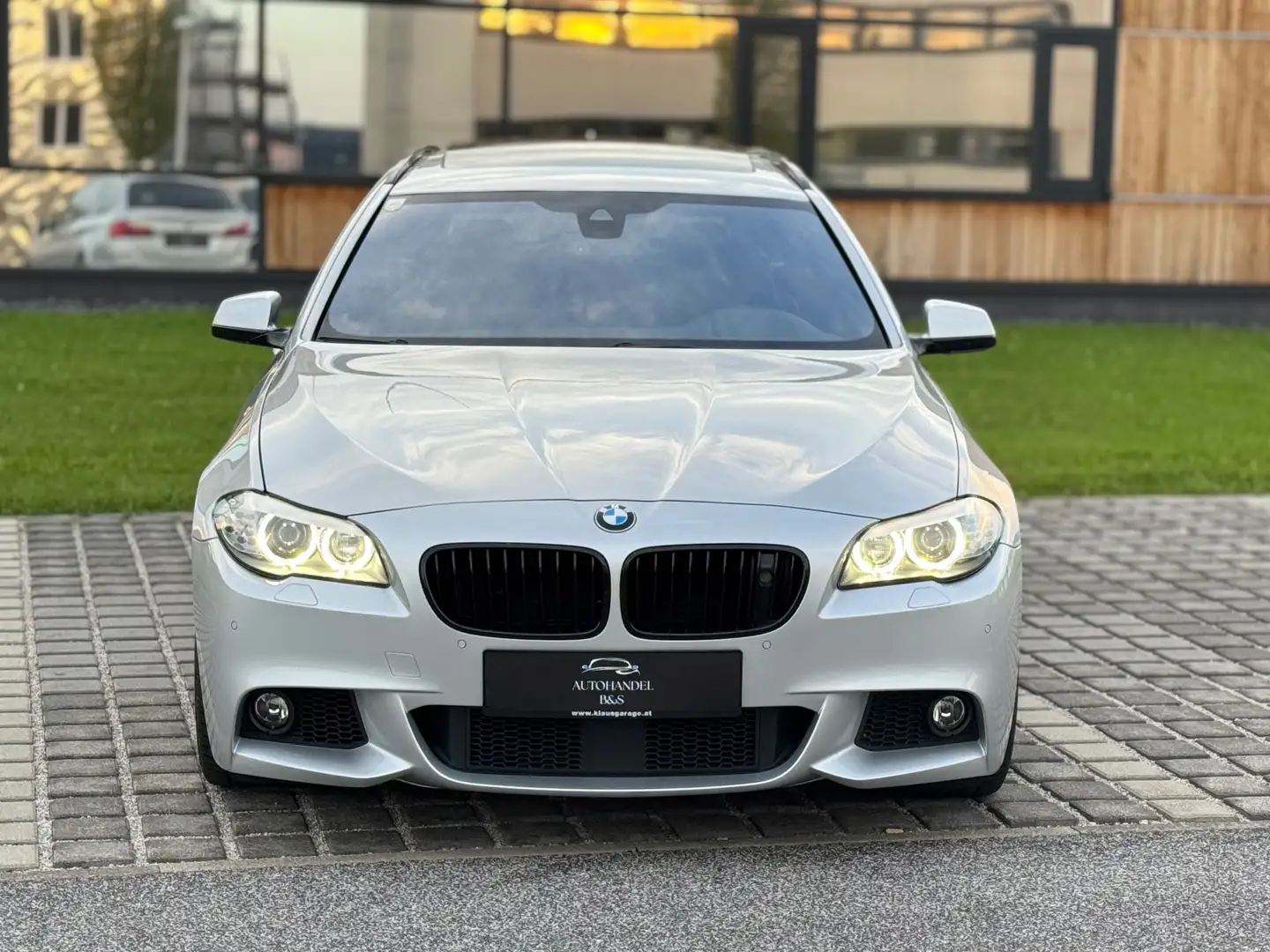 BMW 535 d xDrive F11 *M-PAKET, PANO, ASSISTENTEN, MASSAGE* Argent - 2