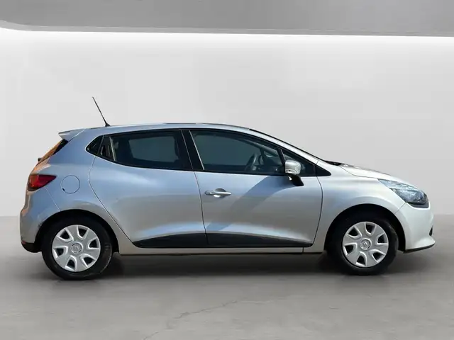 Renault Clio view 8