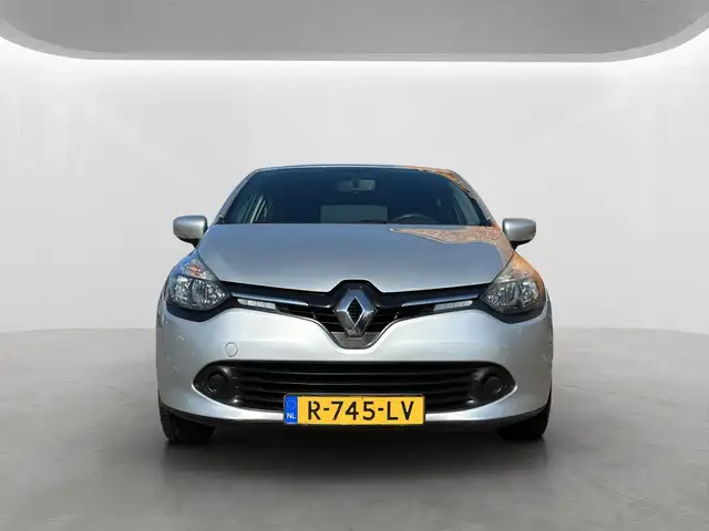 Renault Clio view 10