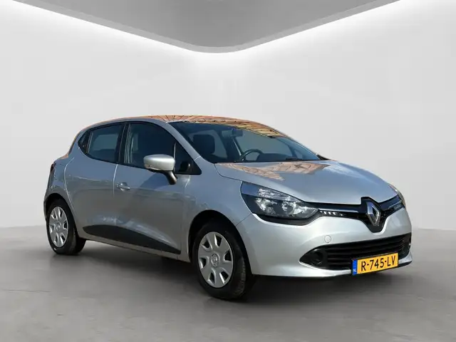 Renault Clio view 9