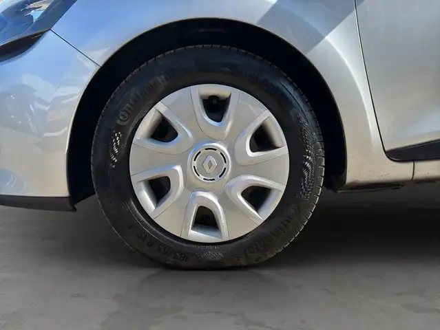 Renault Clio view 11