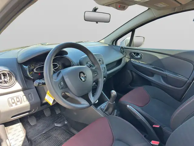 Renault Clio view 12