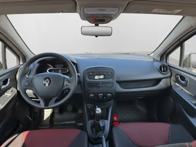 Renault Clio view 2