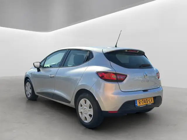 Renault Clio view 4