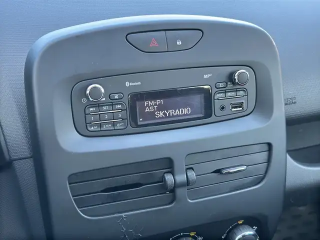 Renault Clio view 15