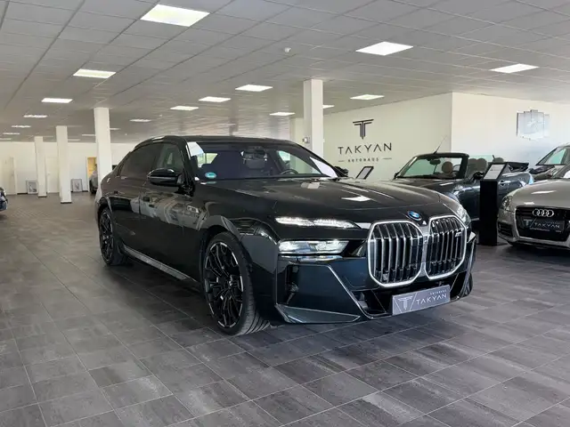 BMW 760 e xDrive / 1.Hand / NAVI / S-Heft
