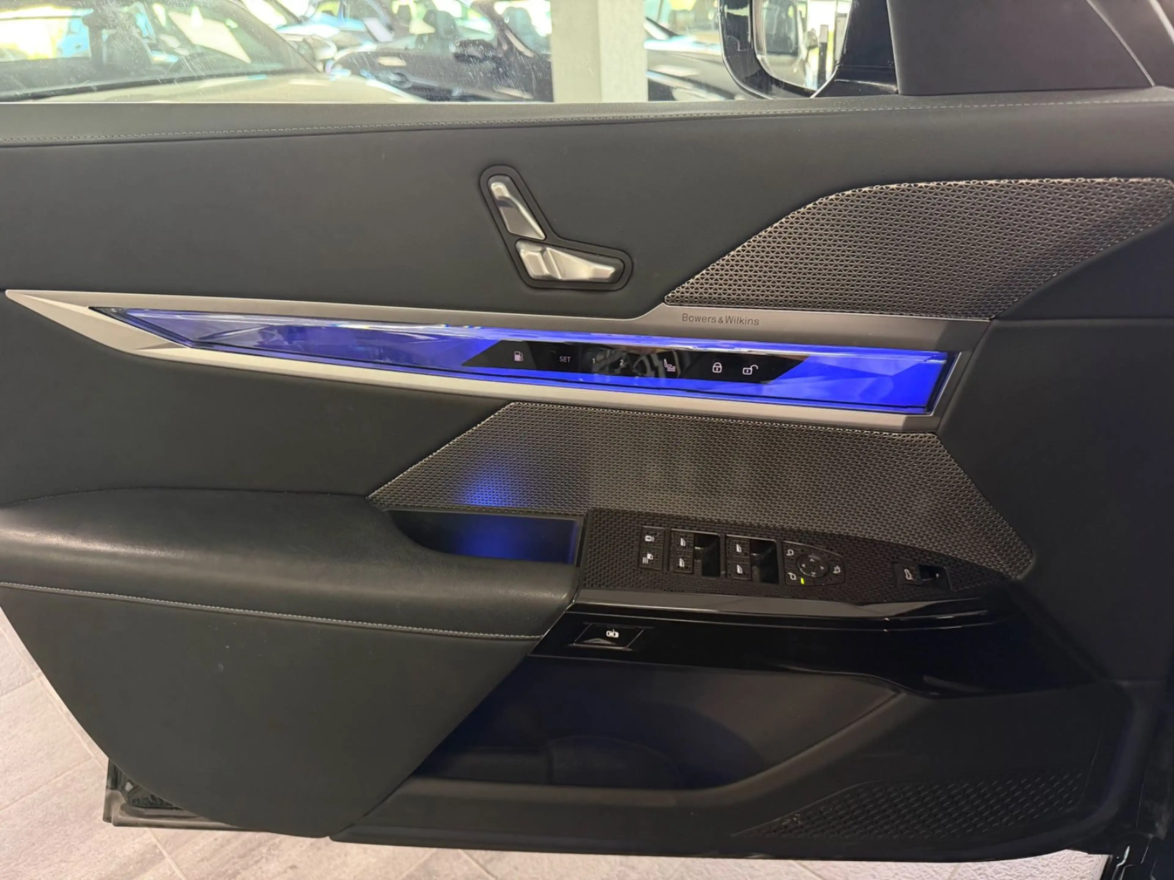BMW 760 e xDrive / 1.Hand / NAVI / S-Heft — photo 12