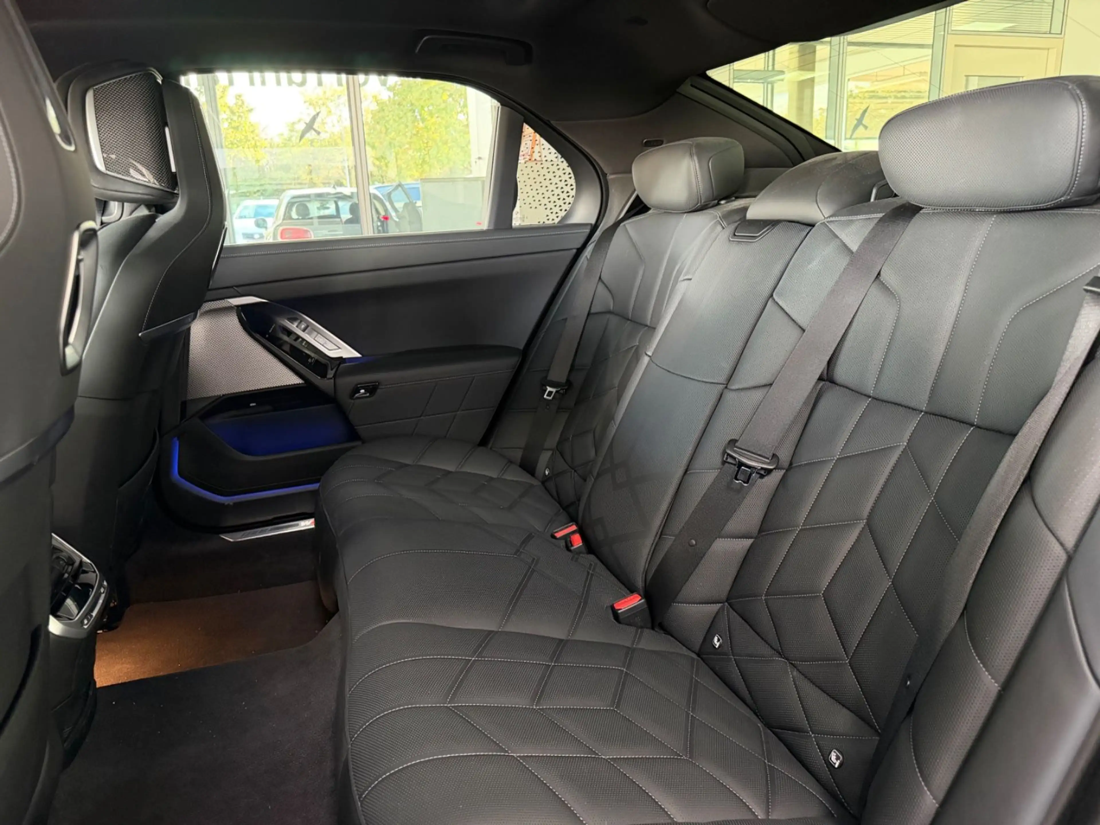 BMW 760 e xDrive / 1.Hand / NAVI / S-Heft — photo 10
