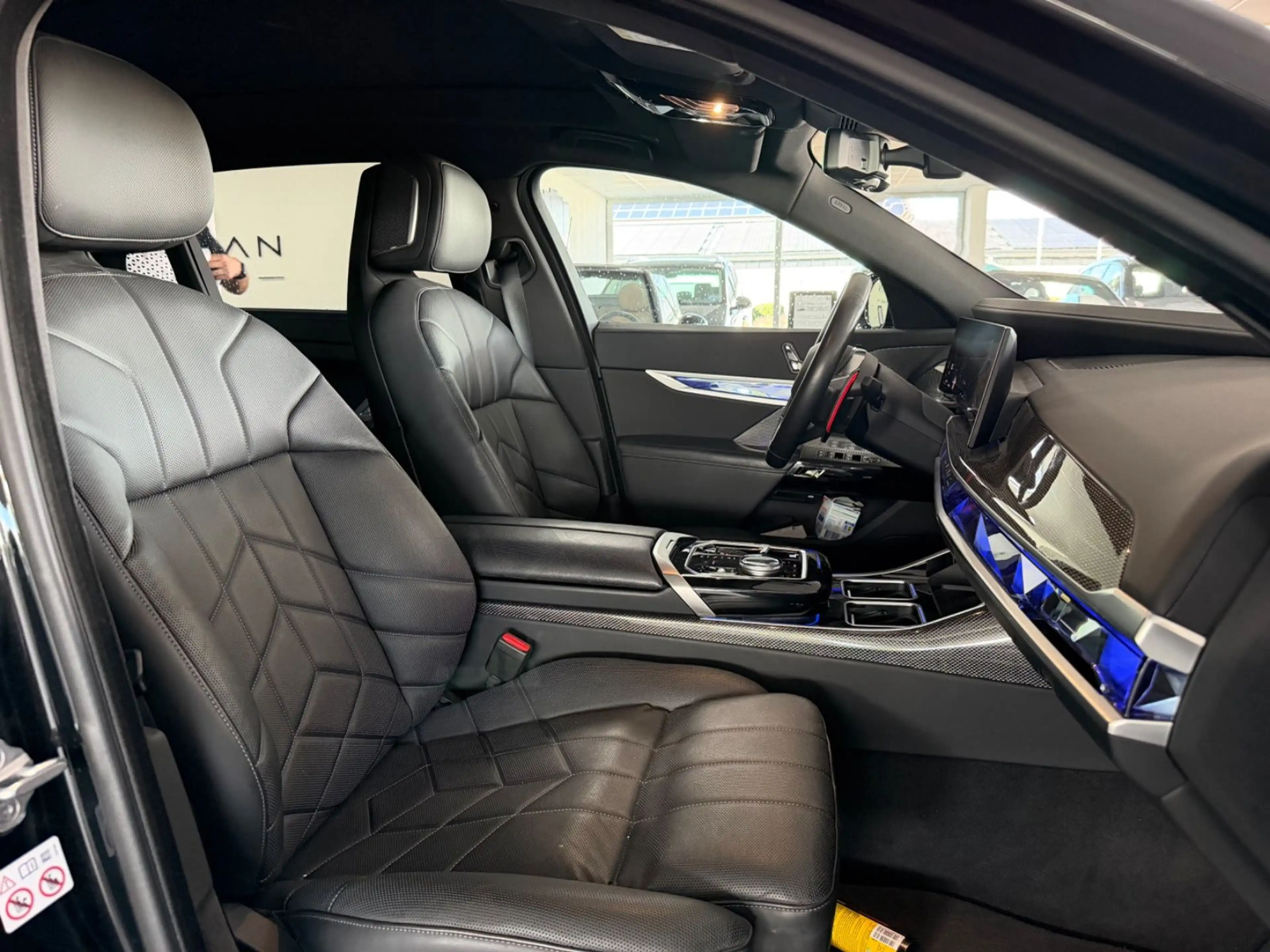 BMW 760 e xDrive / 1.Hand / NAVI / S-Heft — photo 9