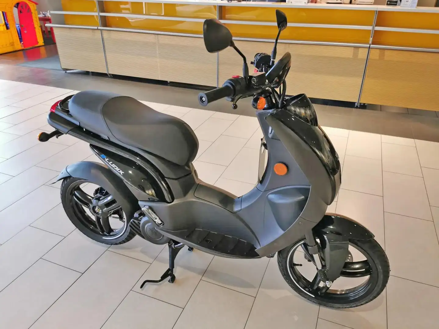 Peugeot Ludix Serious Black Zwart - 2