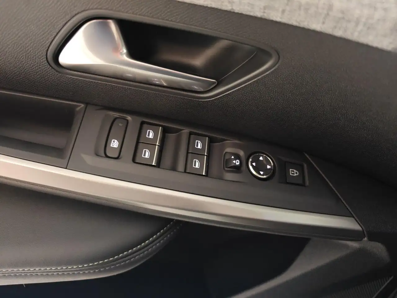 Peugeot 3008 Hybrid 145 GT DriveAssist+360+Navi+ACC+virtCP+19Z+ 23