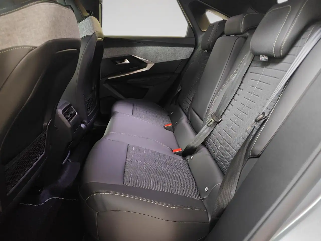 Peugeot 3008 Hybrid 145 GT DriveAssist+360+Navi+ACC+virtCP+19Z+ 24