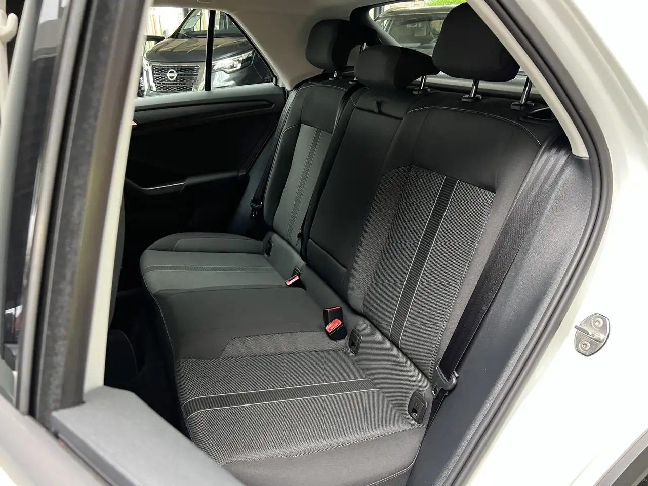 Volkswagen T-Roc 2.0TDI Life IQ-Drive DSG Navi ACC CarPlay, миниатюра 28