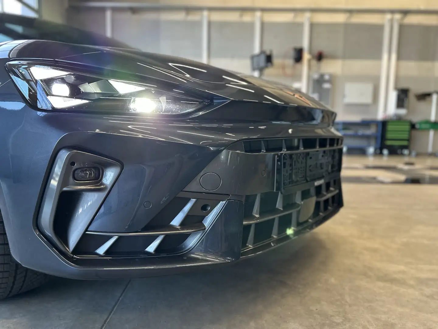 CUPRA Leon ST 1.5 eTSI Sennheiser Pure Perform. 19´´ Grau - 2