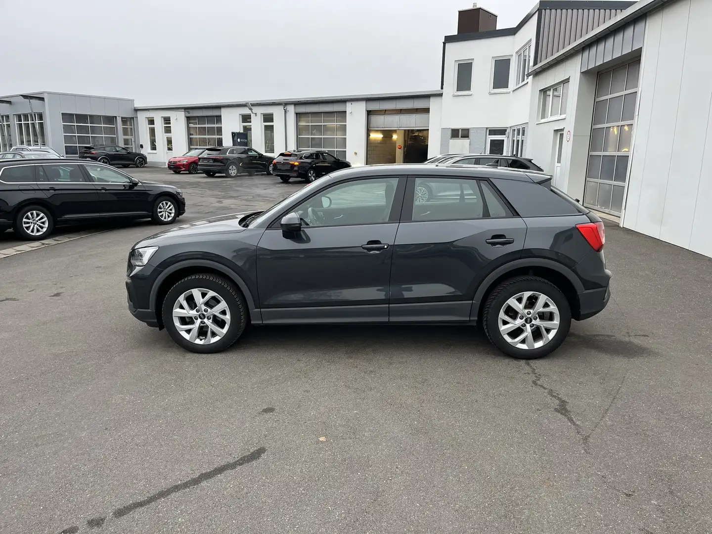 Audi Q2 35 1.5 TFSI S tronic 141€ m. 20% Anzahlung DAB N Grau - 2