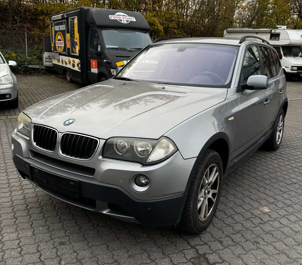 BMW X3 2.0d *TÜV2027*SHZ*Klimaaut.*Allwetter*PDC*AHK* Grau - 1