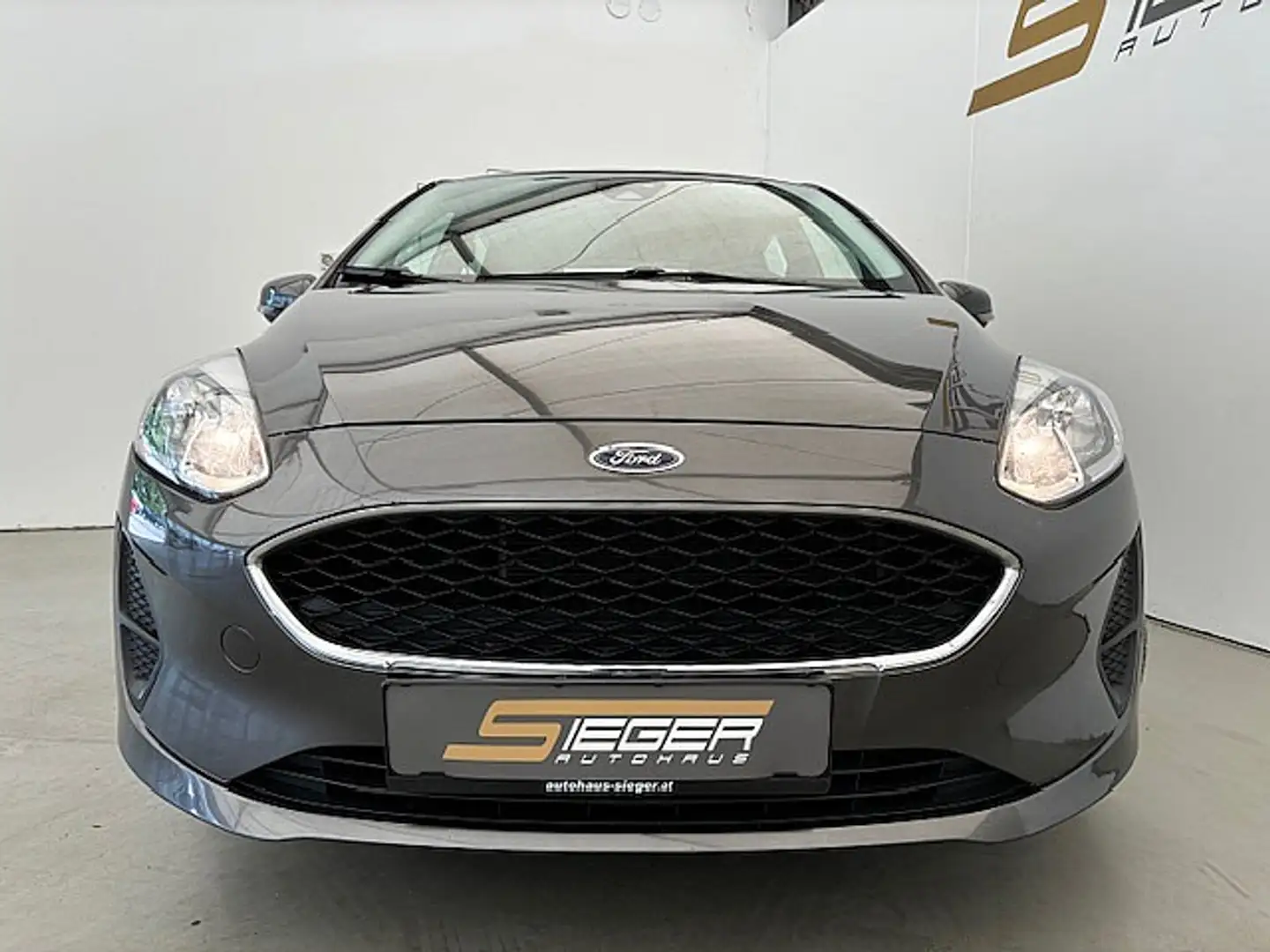 Ford Fiesta Trend 1,1 Start/Stop Grau - 2