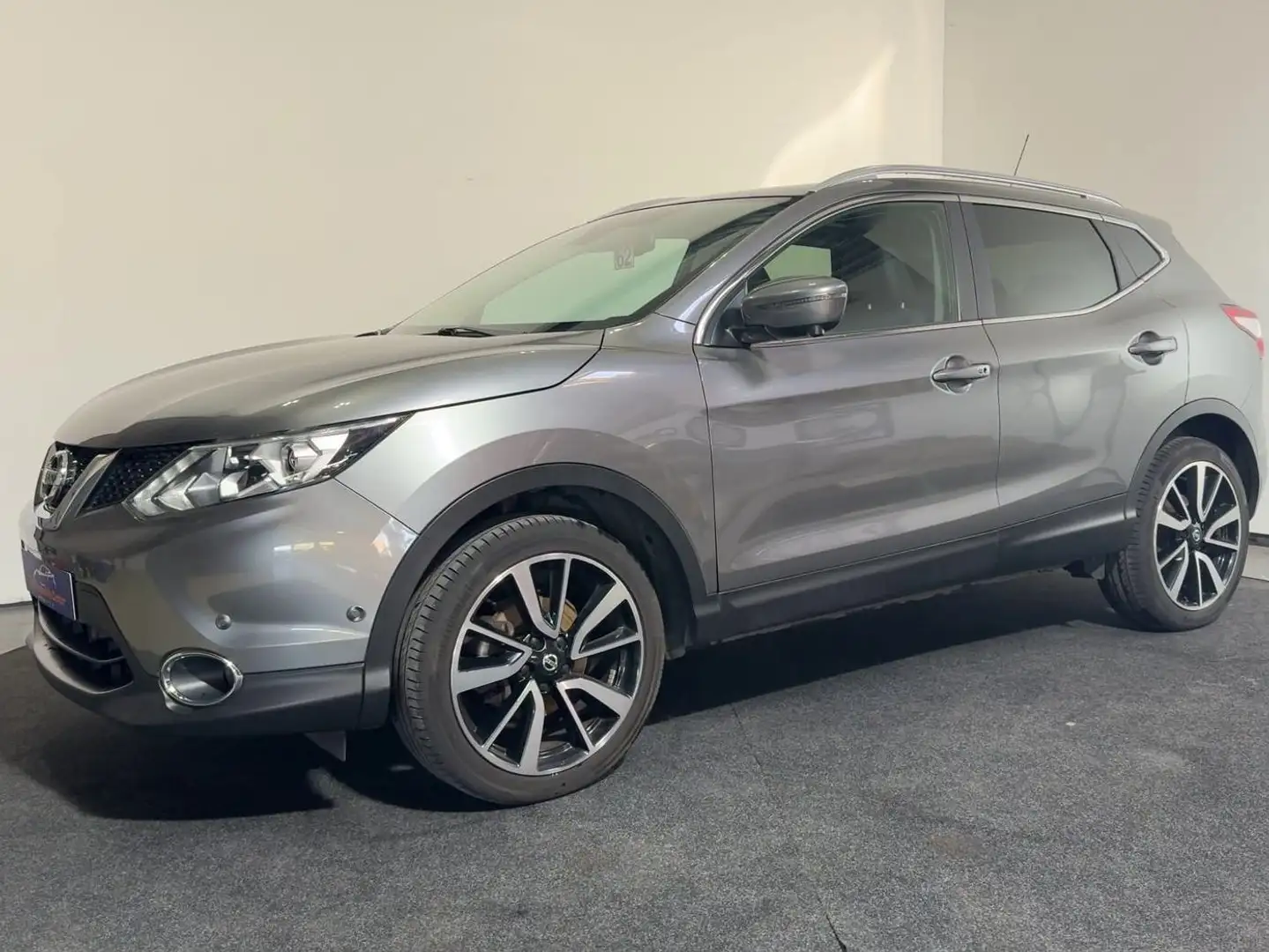 Nissan Qashqai 1.2 Tekna, Leder, Navi, Camera Gris - 2