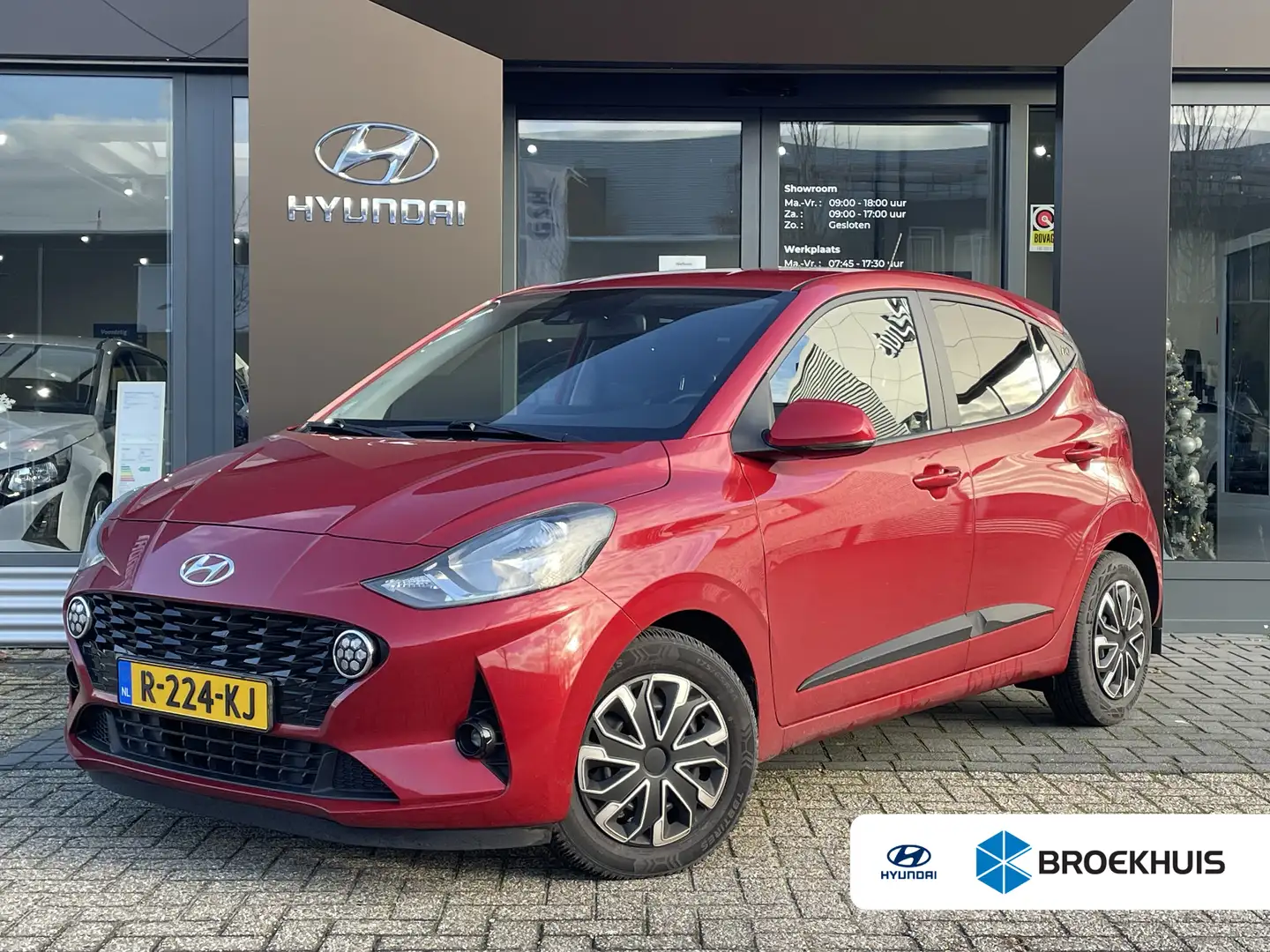 Hyundai i10 1.0 Comfort 5-zits | Airco | All season banden | A Rouge - 1