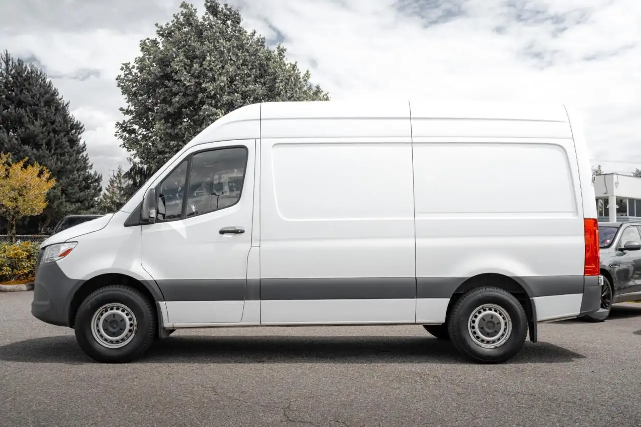 Mercedes-Benz Sprinter photo Mercedes-Benz Sprinter