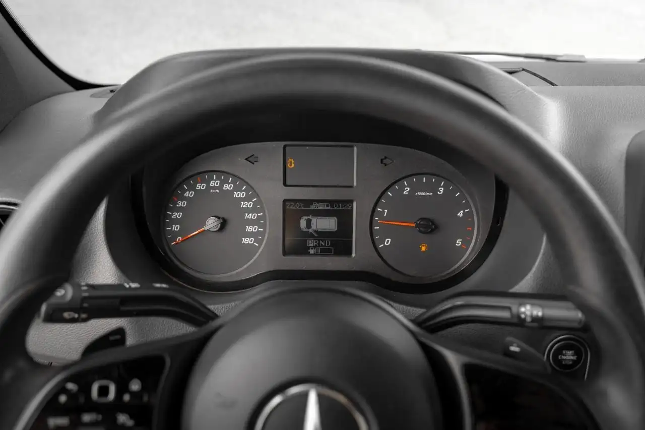Mercedes-Benz Sprinter photo Mercedes-Benz Sprinter