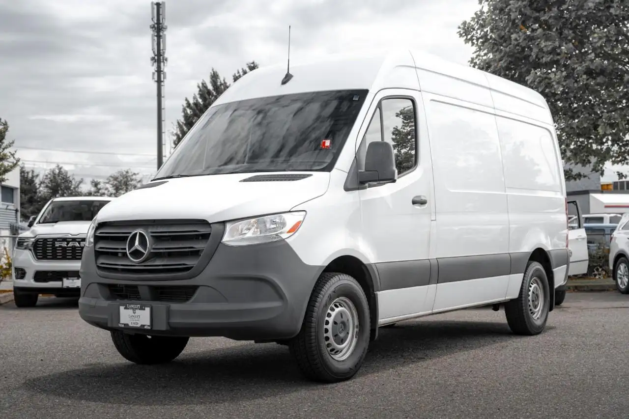 Mercedes-Benz Sprinter photo Mercedes-Benz Sprinter