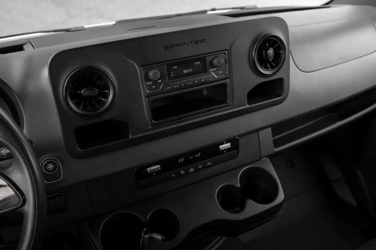 Mercedes-Benz Sprinter photo Mercedes-Benz Sprinter