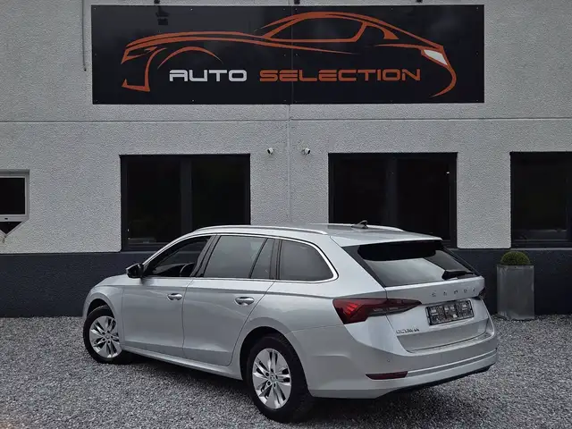 Skoda Octavia view 4