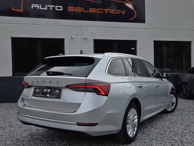 Skoda Octavia view 5