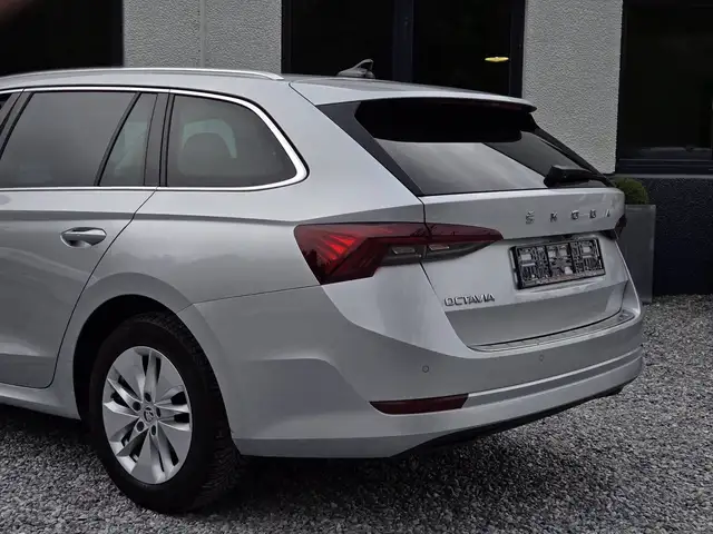 Skoda Octavia view 12