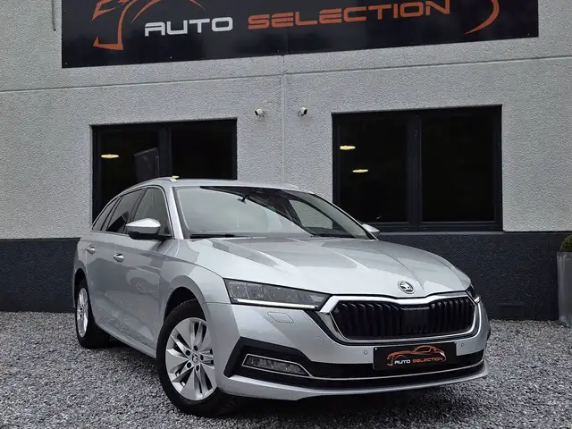 Skoda Octavia view 2
