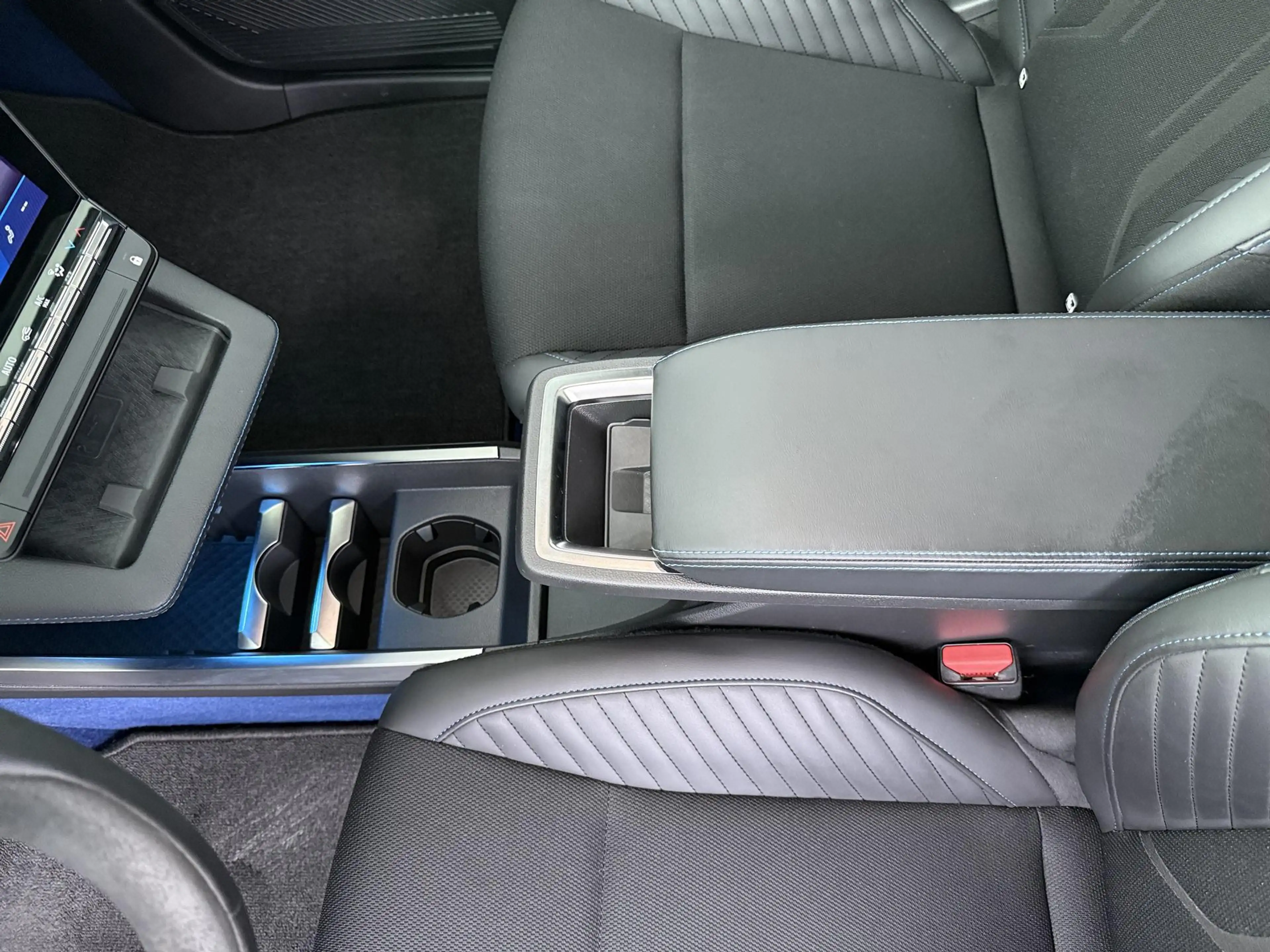 Renault Scenic E-Tech esprit Alpine 220 pk long range | Harman Ka — photo 12