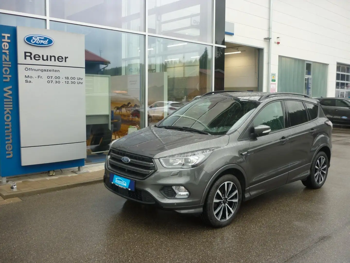 Ford Kuga ST-Line Gris - 1