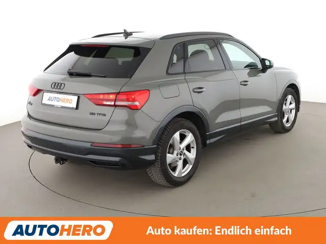 Audi Q3 view 6