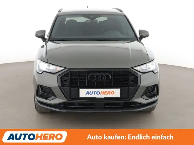 Audi Q3 view 9