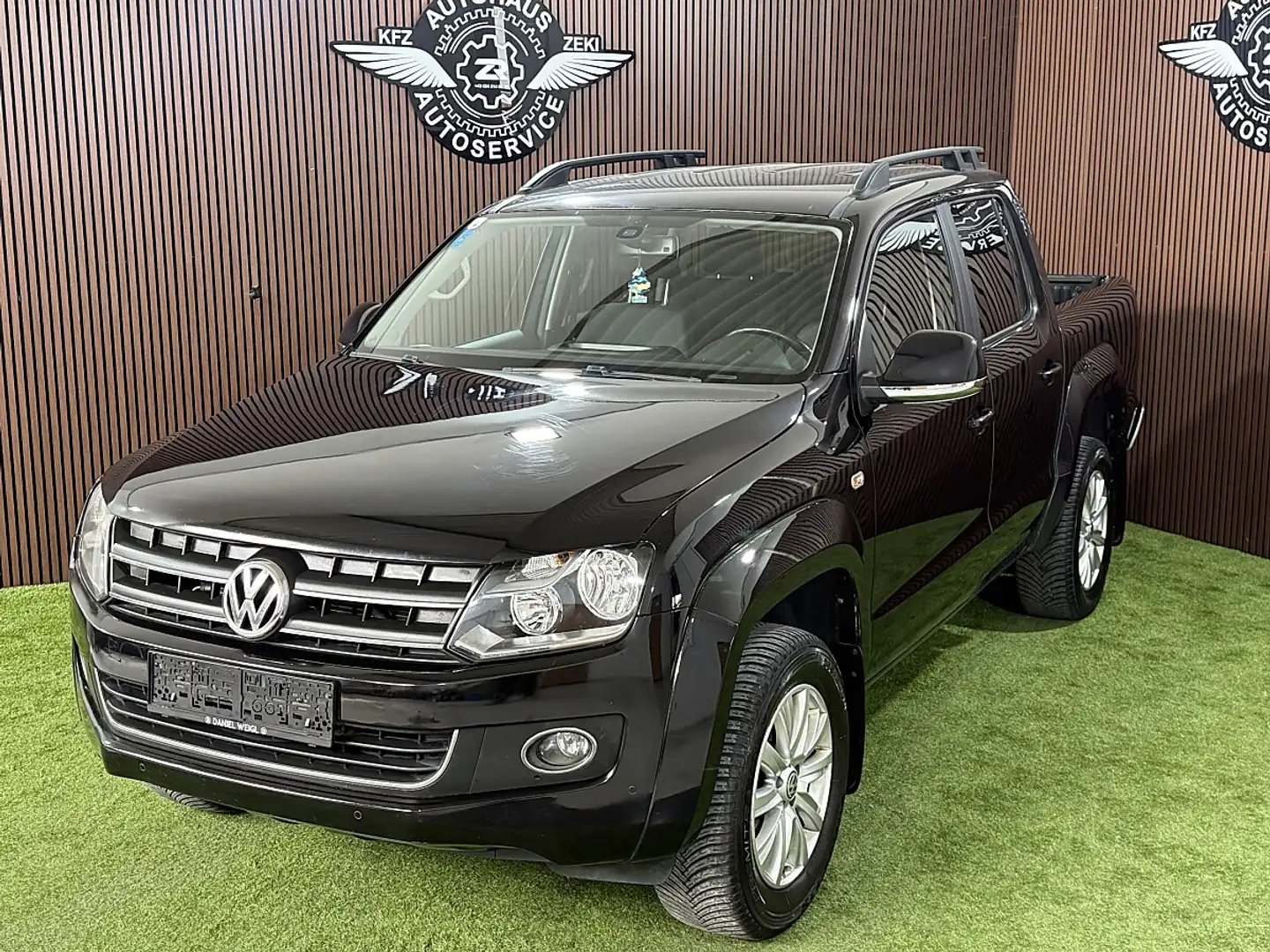 Volkswagen Amarok DoubleCab Highline BiTDI 4x4 Aut. Schwarz - 2