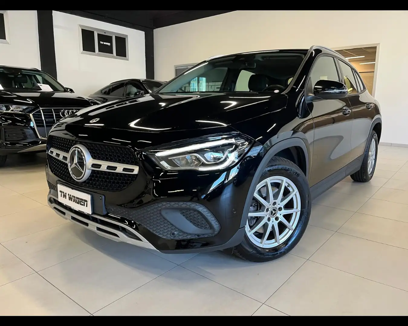 Mercedes-Benz GLA 200 d Automatic Business Extra Schwarz - 1
