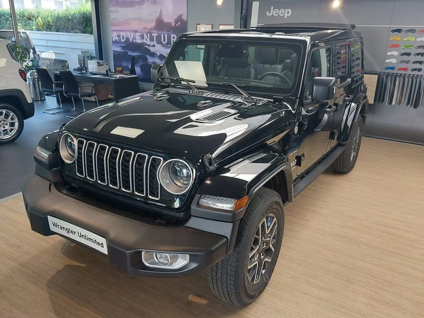 Jeep Wrangler Unlimited 2.0 272PS Sahara Sky-One Navi Schwarz - 1