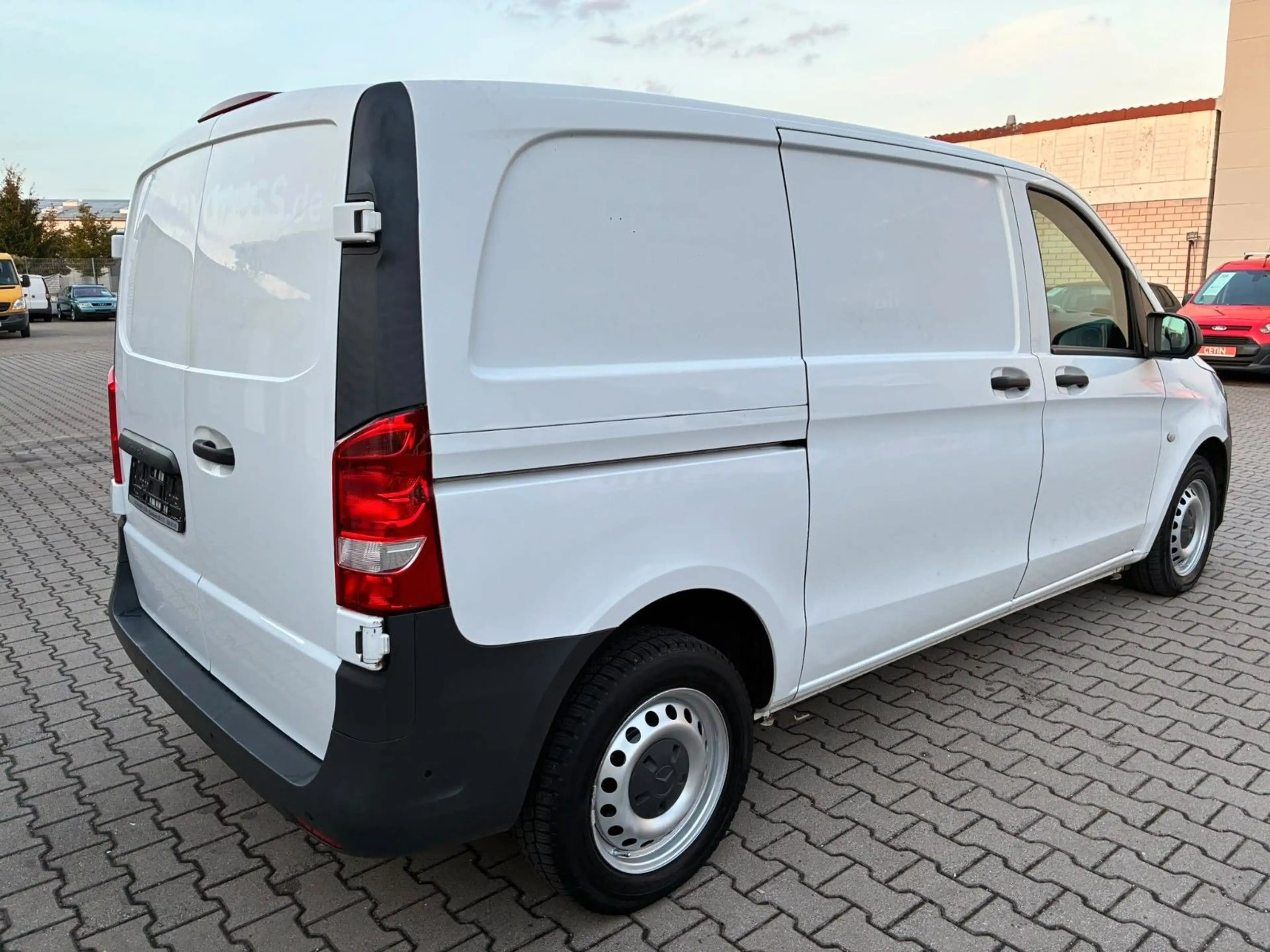 Mercedes-Benz Vito Kasten 111 CDI FWD kompakt — photo 7