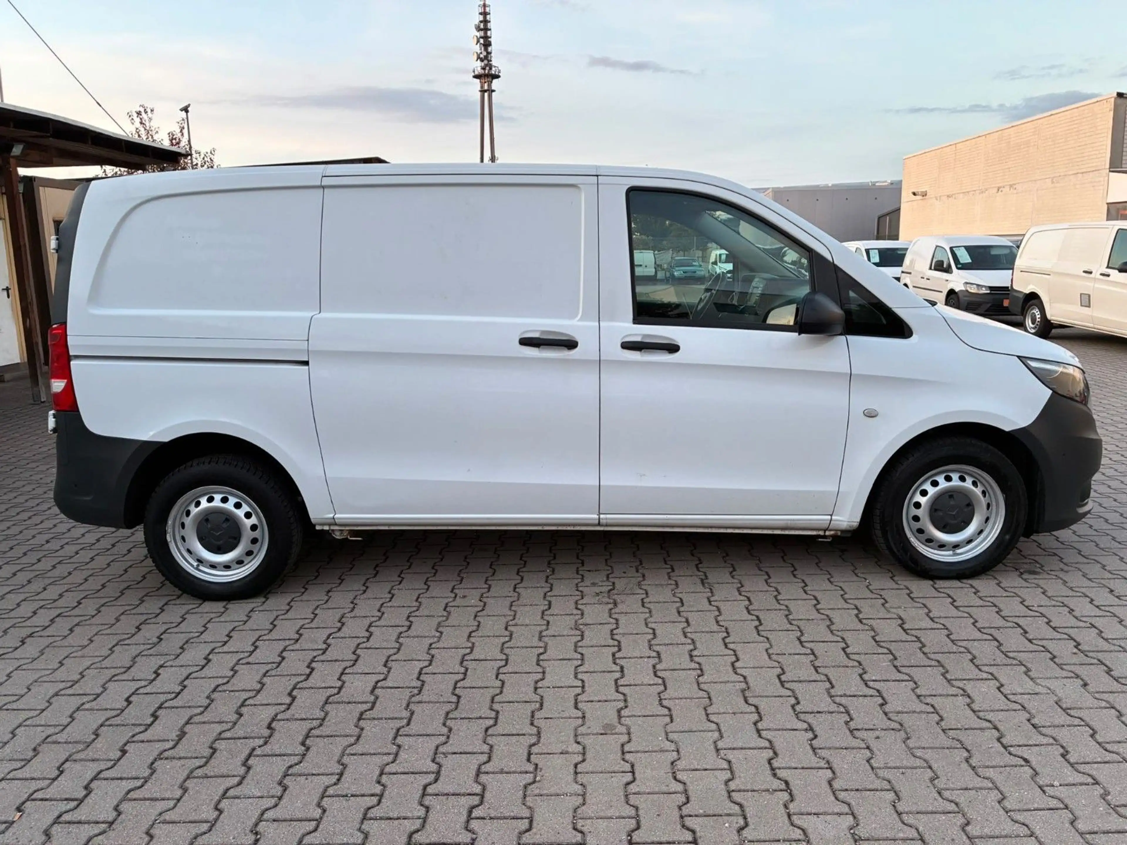 Mercedes-Benz Vito Kasten 111 CDI FWD kompakt — photo 6