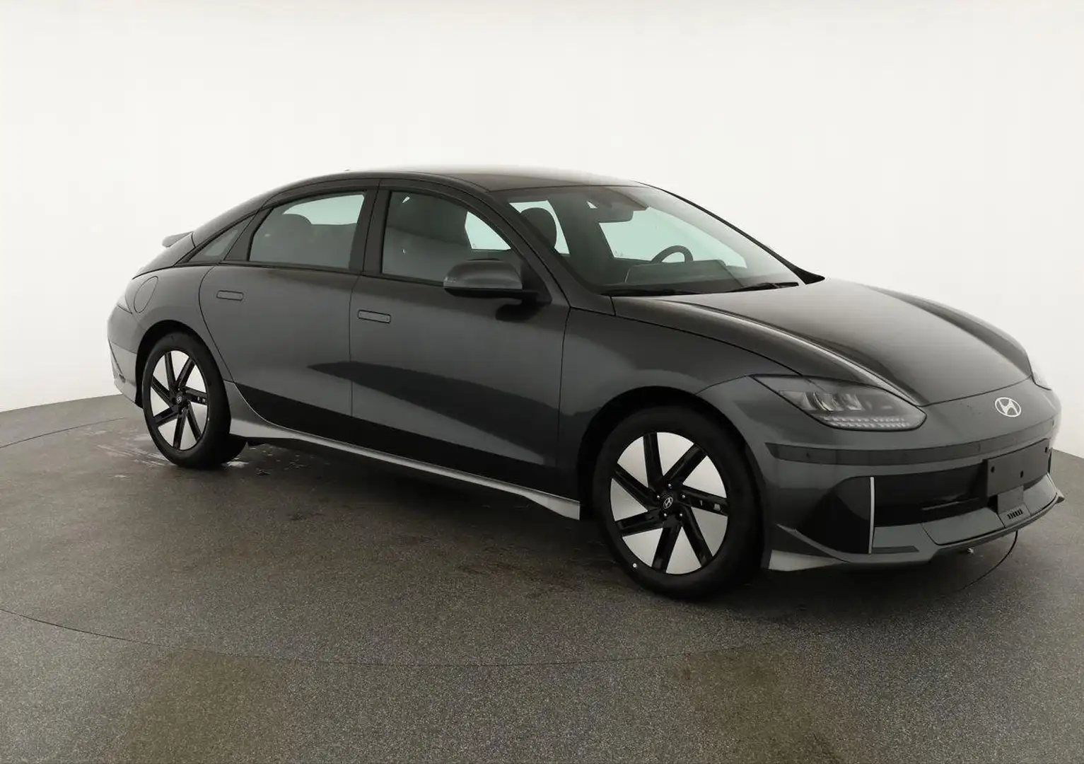 Hyundai IONIQ 6 77,4 kWh Base Long Range, Navi, Kamera, Winterp... Grau - 1