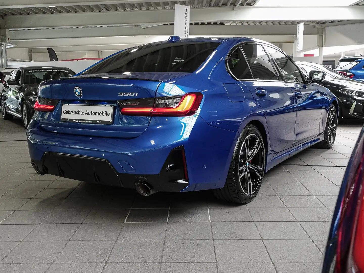 BMW 330 i MSPORTPRO+HEAD-UP+LCPROF+STOP&GO+ Blau - 2